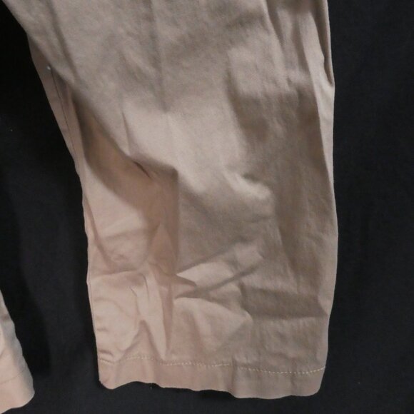 LEE | 14 medium | Chic Khaki Capri Pants with Pockets - Picture 15 of 15